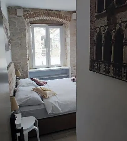 Studios Kadena Trogir - 18Th Century Stone House Exterior photo