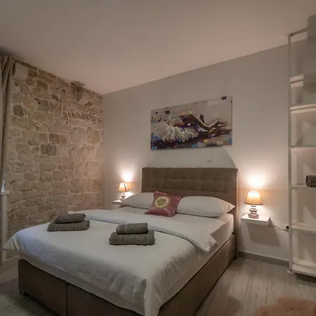 Studios Kadena Trogir - 18Th Century Stone House Exterior photo