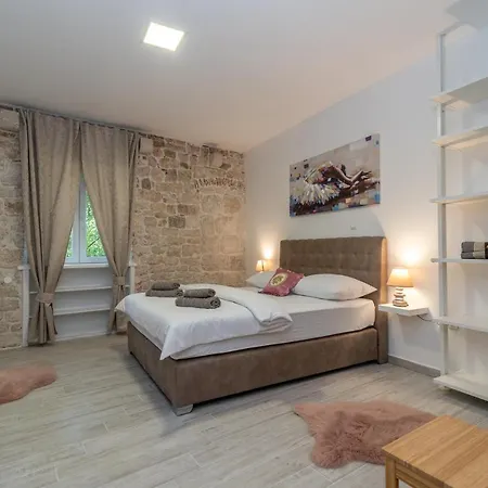 Studios Kadena Trogir - 18Th Century Stone House Exterior photo
