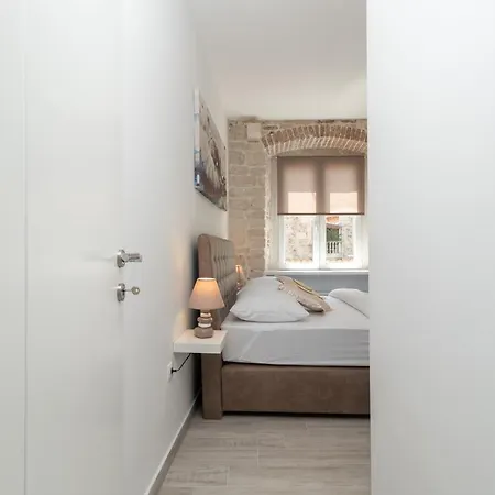 Studios Kadena Trogir - 18Th Century Stone House Exterior photo