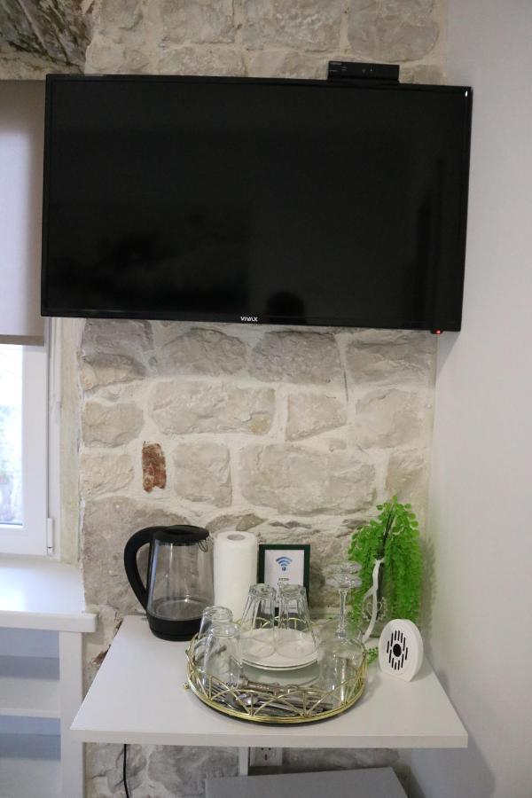 Apartment Kadena - 18th Century Stone House