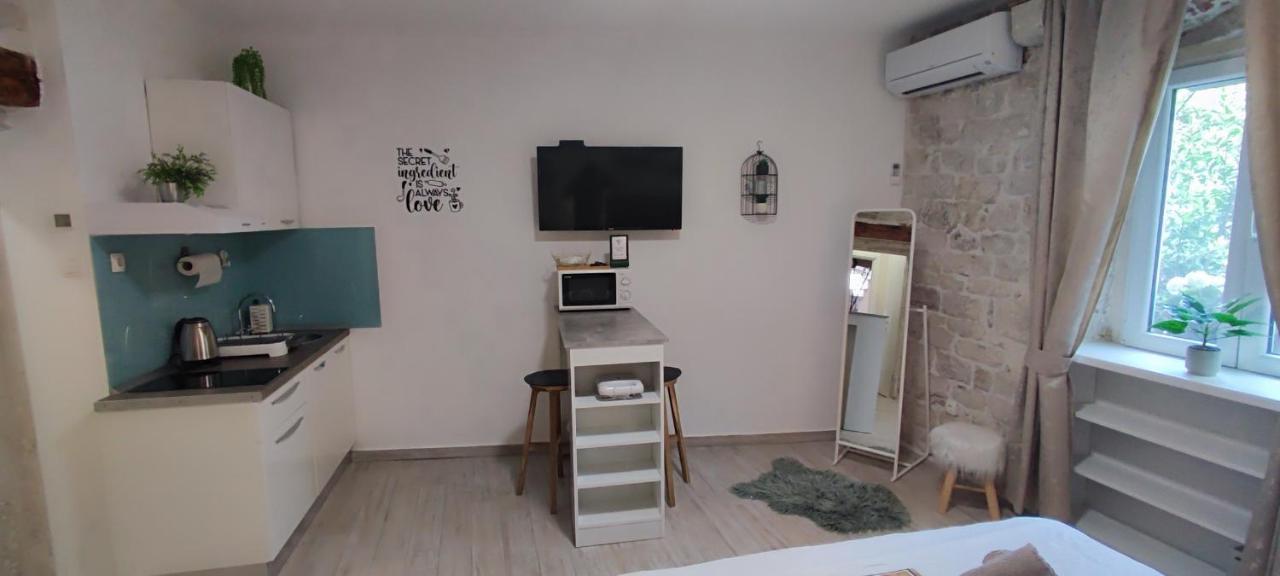 Apartment Kadena - 18th Century Stone House *