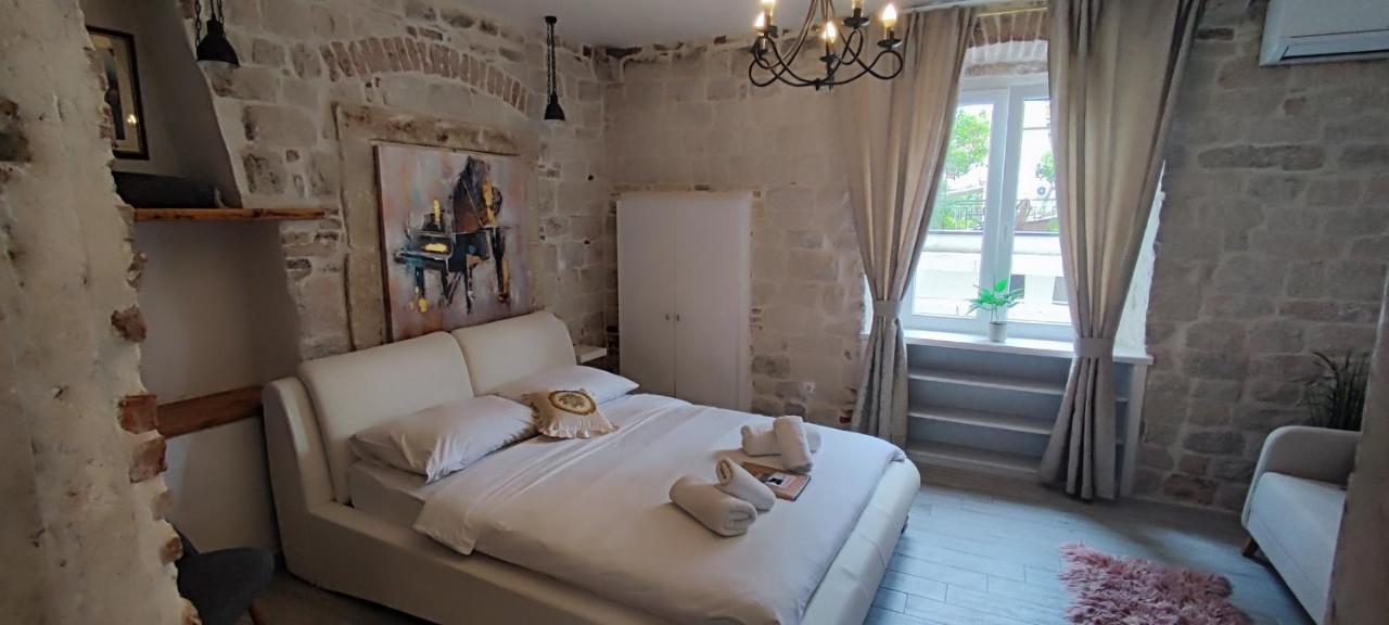 Apartment Kadena - 18th Century Stone House