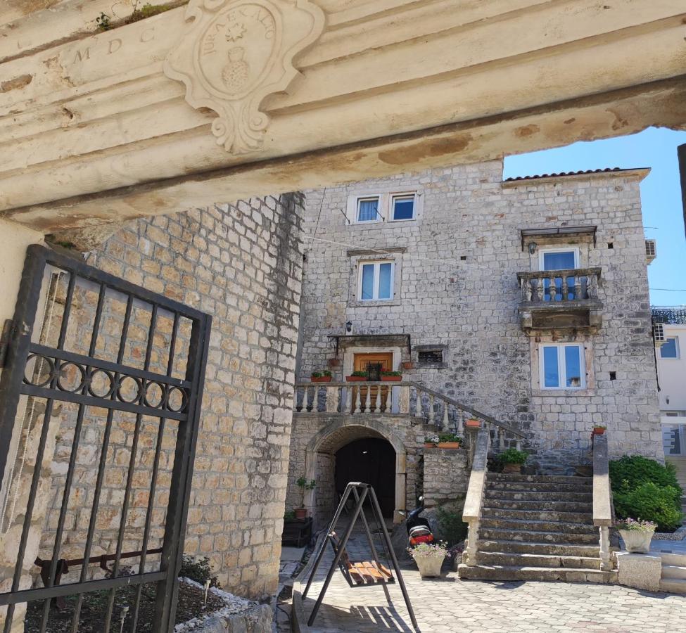 Kadena - 18th Century Stone House Apartment