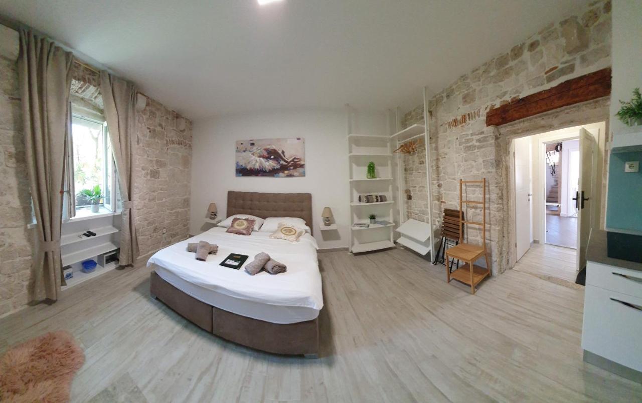 Kadena - 18th Century Stone House