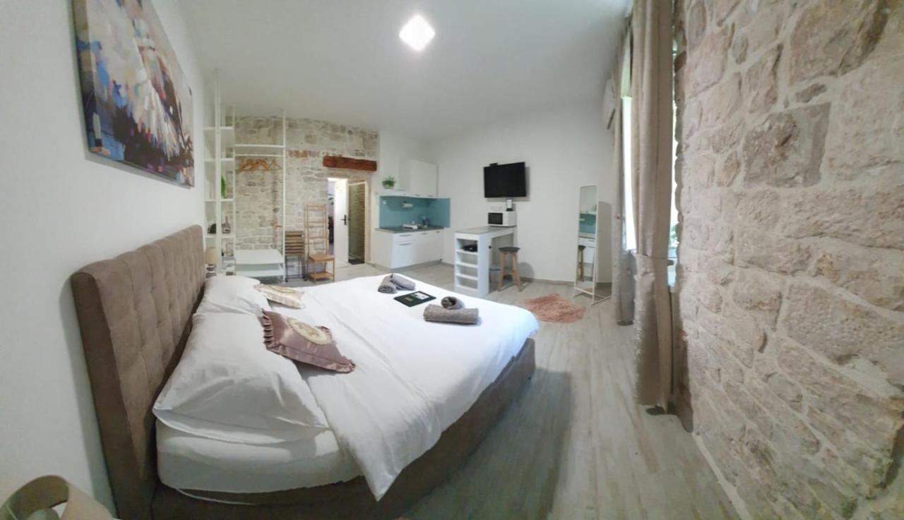Kadena - 18th Century Stone House * Trogir